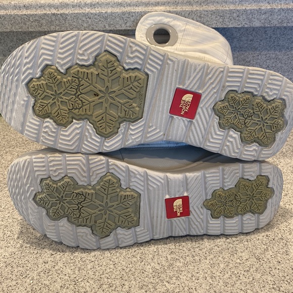☃️❄️Women’s North face boots - Picture 2 of 13